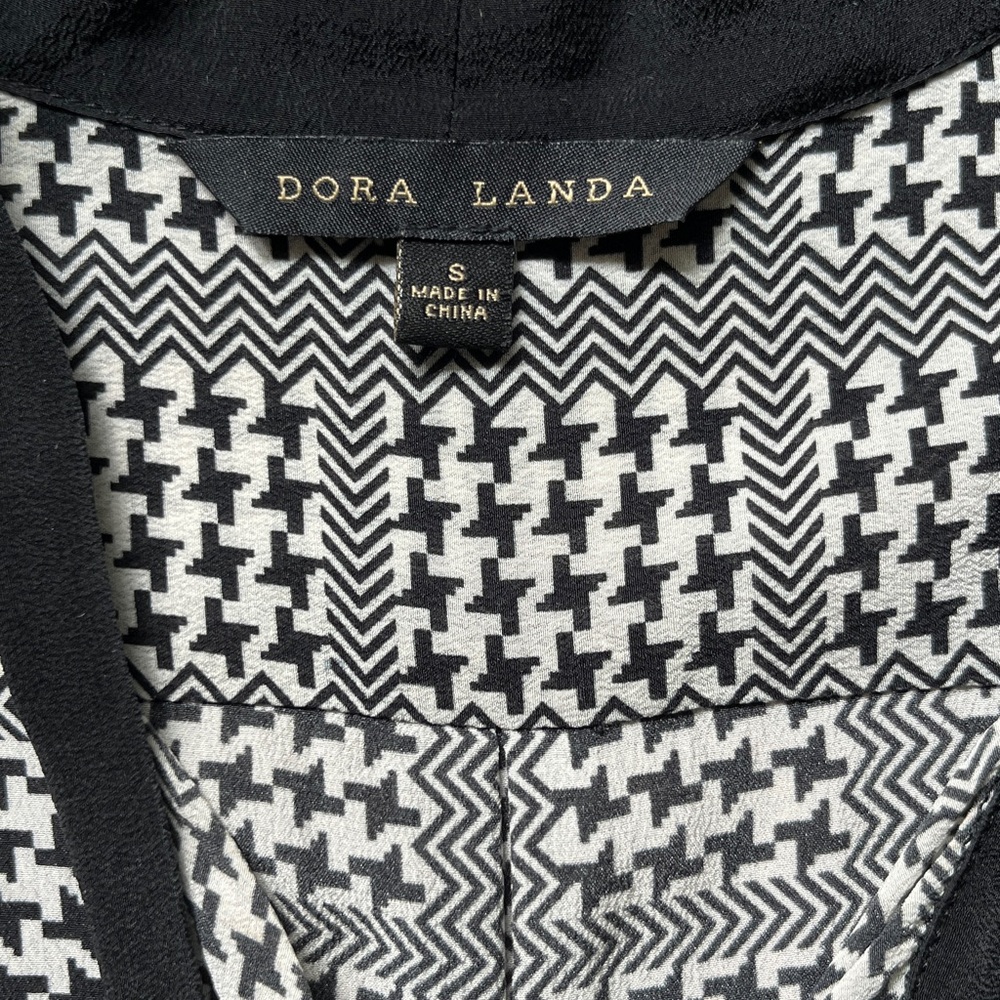 Silk Black and White Patterned Blouse - Picture 2 of 4